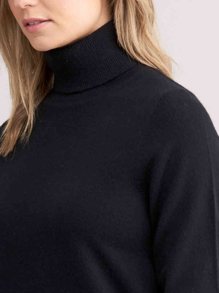 Cashmere roll neck sweater image number 2