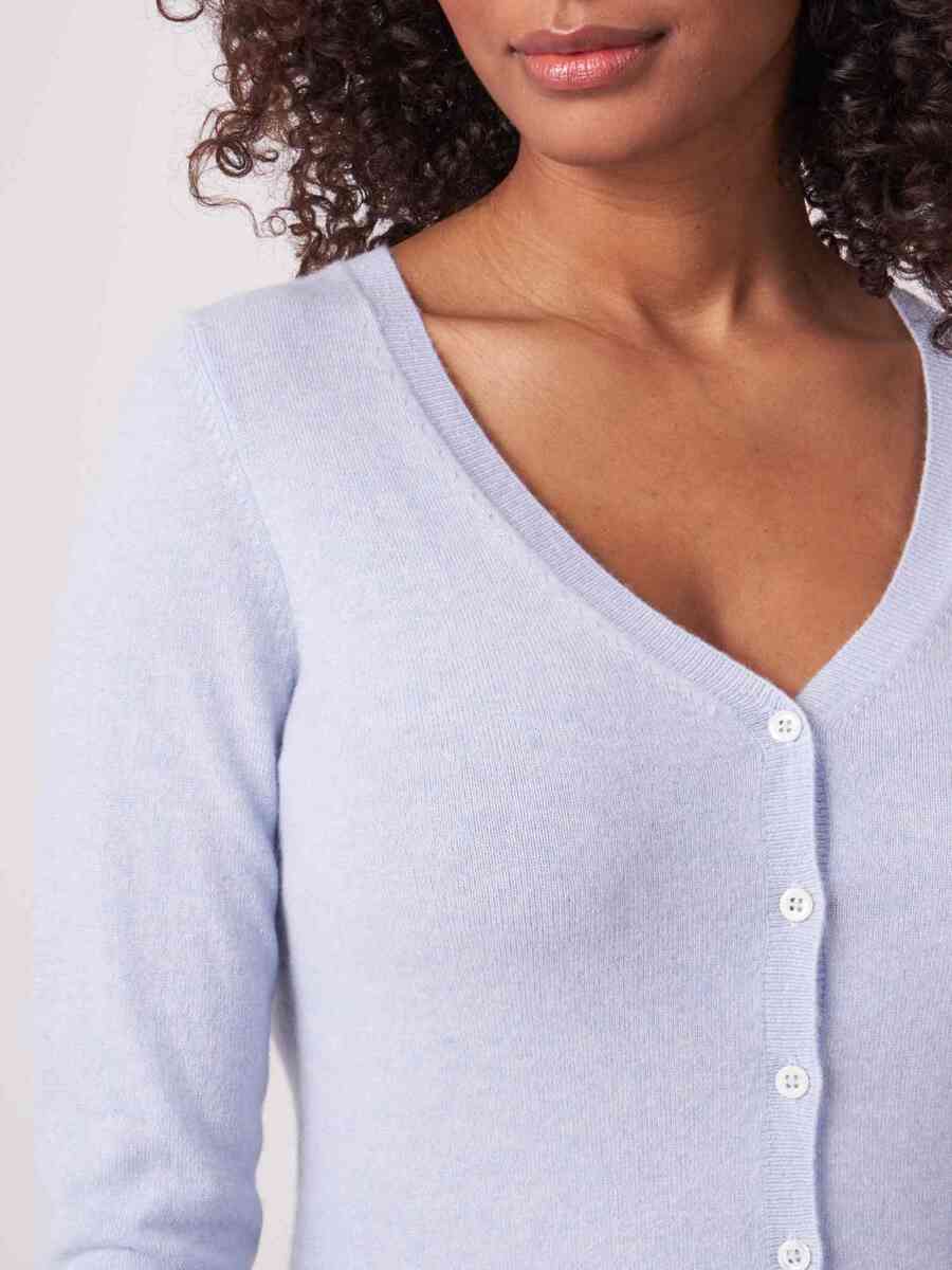 Basic organic cashmere cardigan with V-neck image number 2