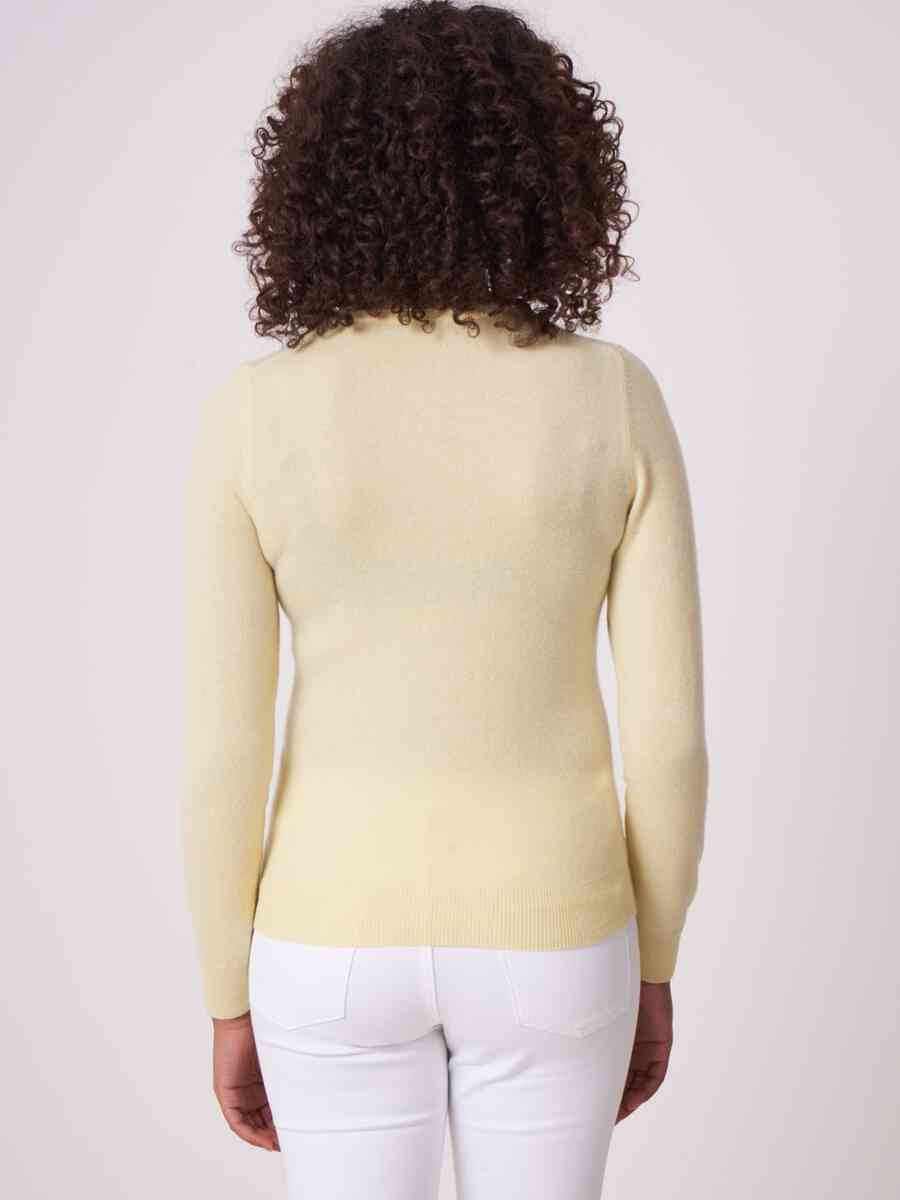 Basic organic cashmere cardigan with round neck image number 1