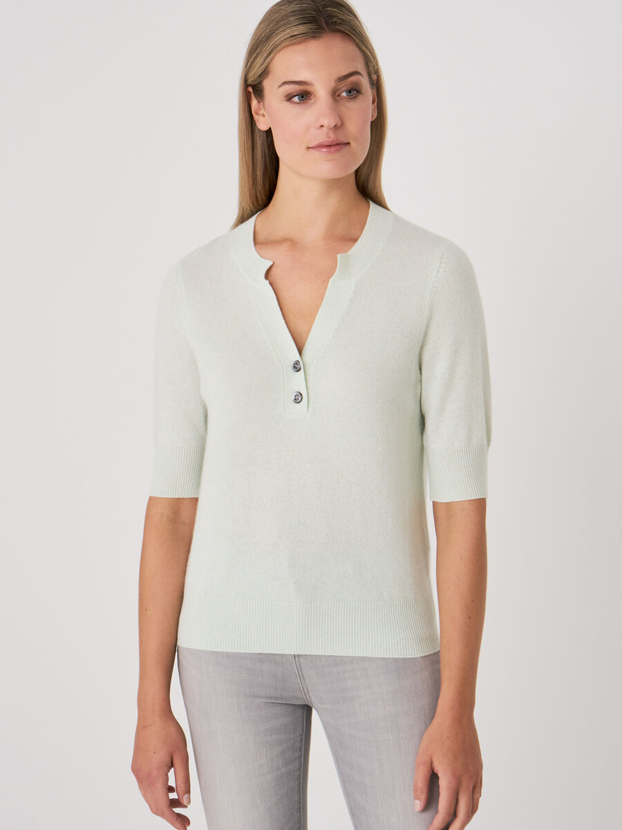 Short sleeve organic cashmere sweater with slit neckline image number 0