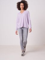 Organic cashmere sweater with deep ribbed V-neckline image number 3
