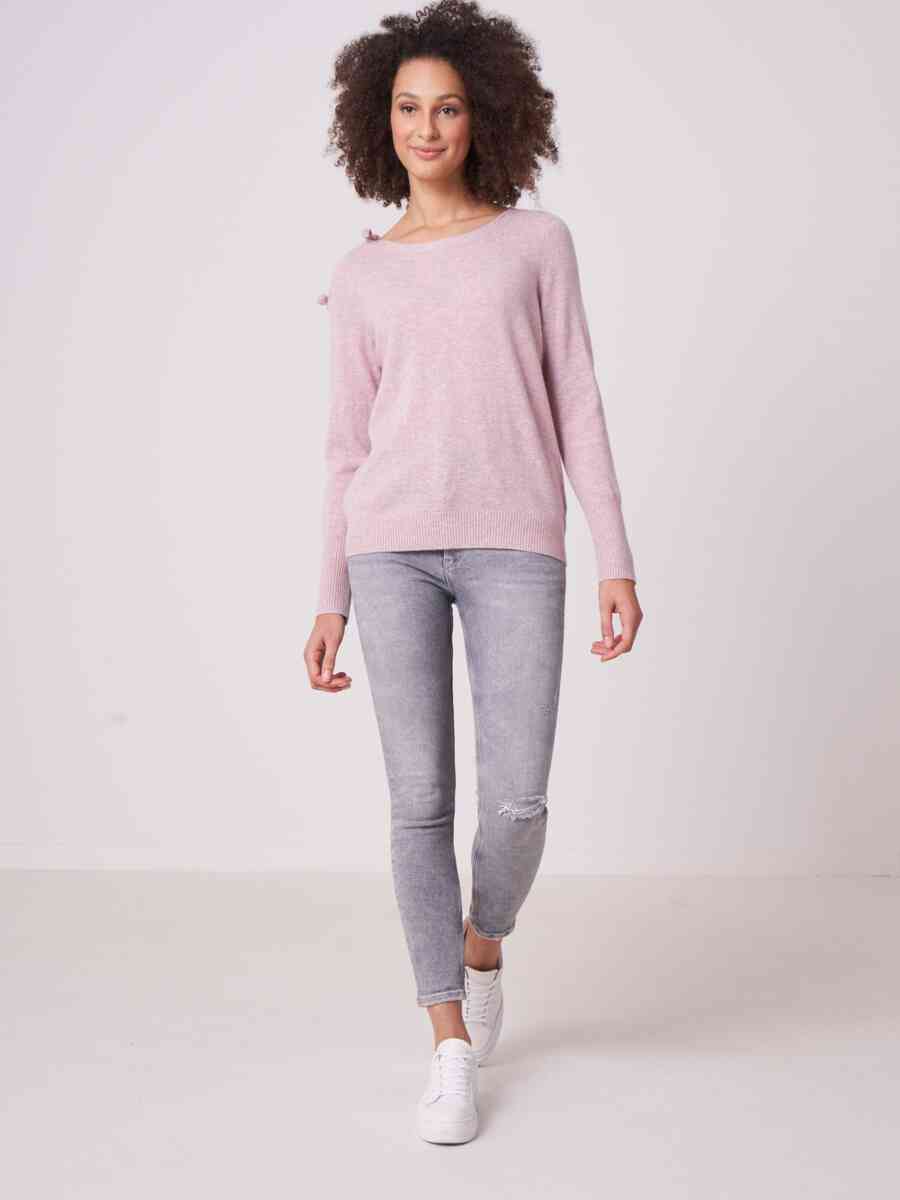 Organic cashmere sweater with bow detail on shoulder image number 4