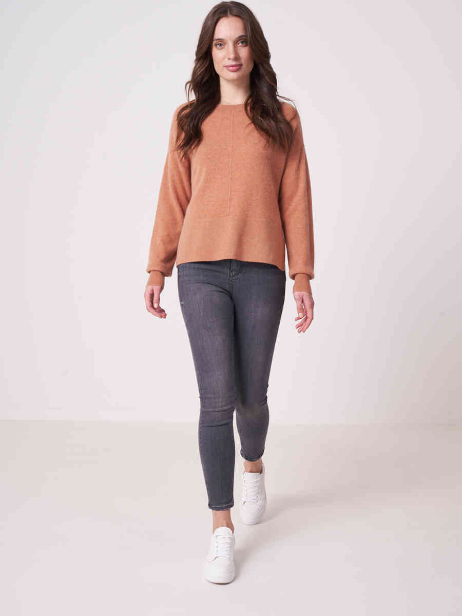 Organic cashmere sweater with ribbed hem and slits image number 5