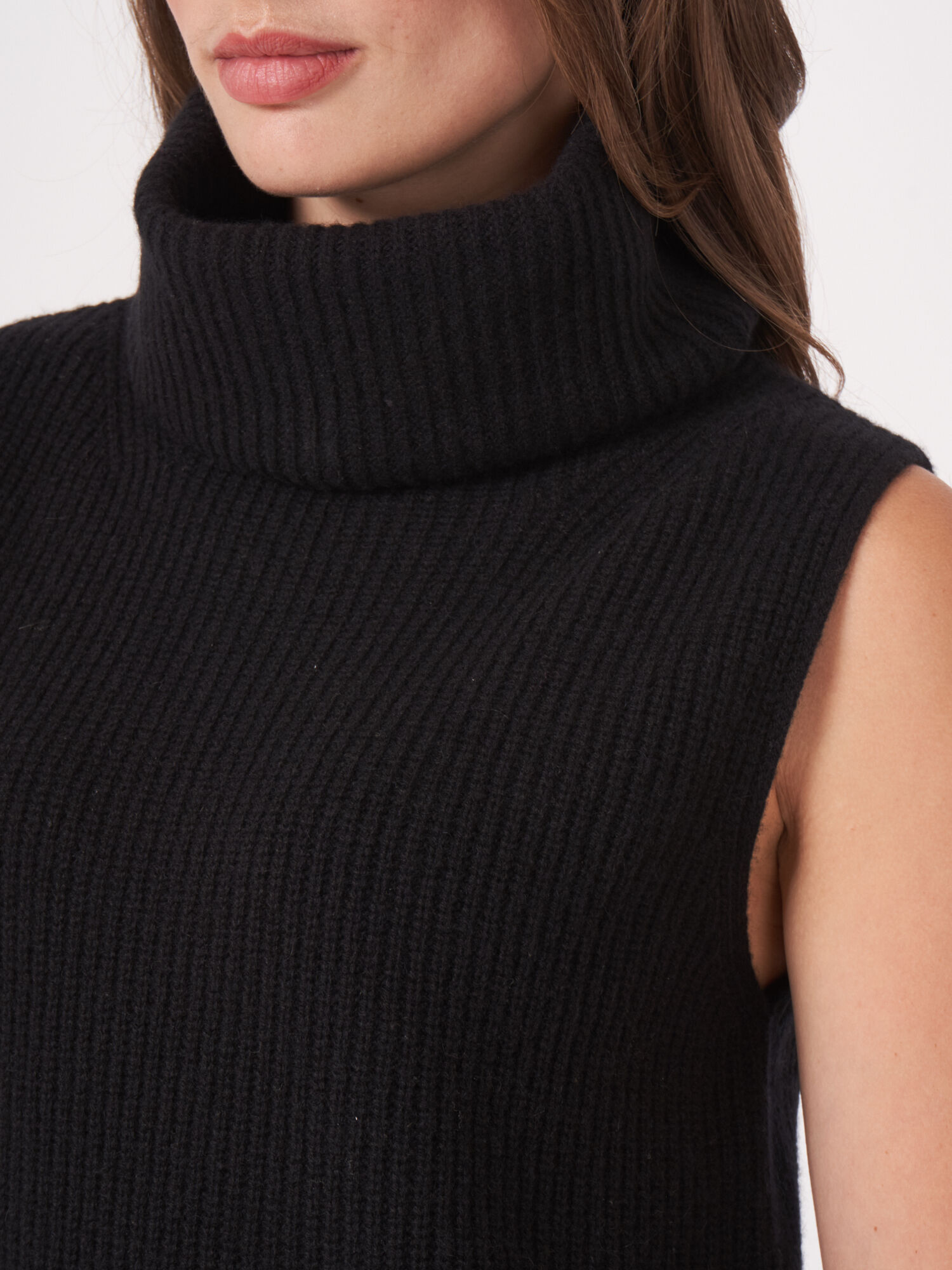 Sleeveless rib knit cashmere sweater 