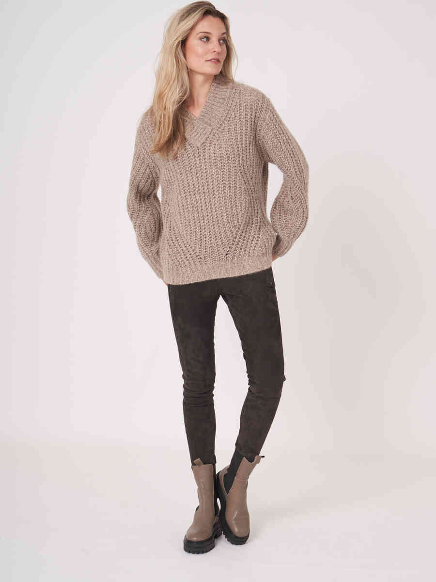 Chunky cashmere-silk sweater with shawl collar image number 6