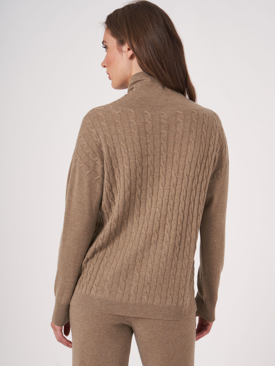Chunky knit cashmere sweater with stand collar
