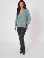 V-neck buttoned cardigan with puff sleeves image number 5