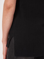 Deep V-neck sleeveless vest  image number 3