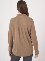 Fine knit cashmere-wool blouse with shirt collar image number 1