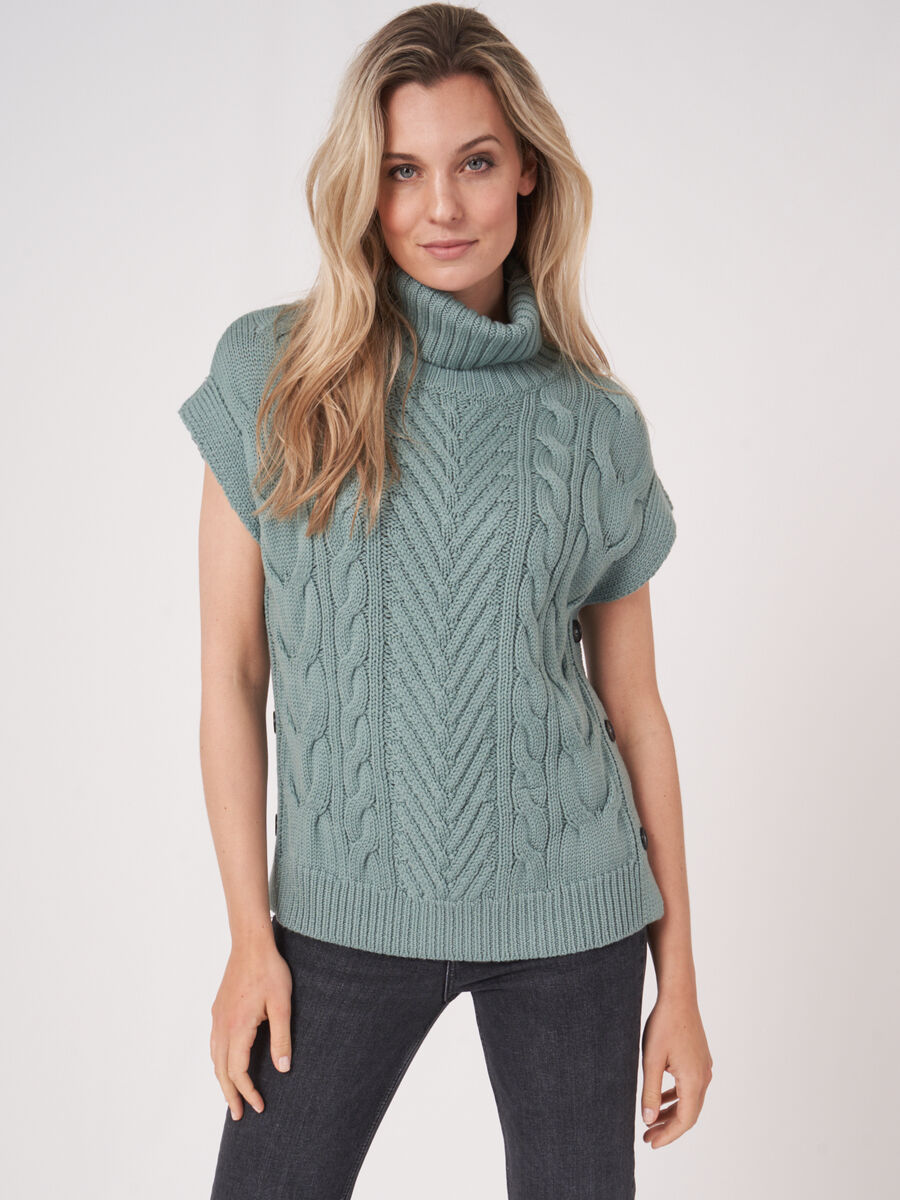 Chunky cable knit sleeveless poncho image number 0