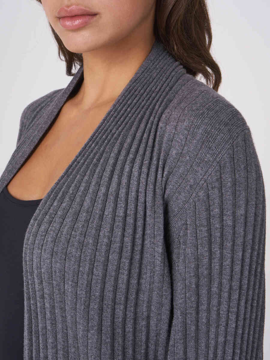Cropped rib knit cardigan with pleated puff sleeves image number 6