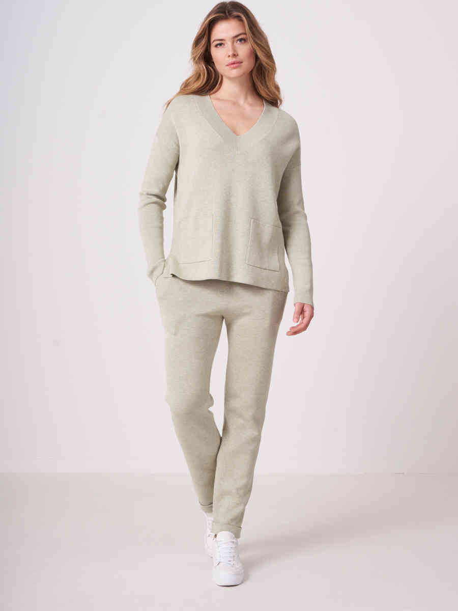 Cotton blend sweater with ribbed sleeves and pockets image number 3