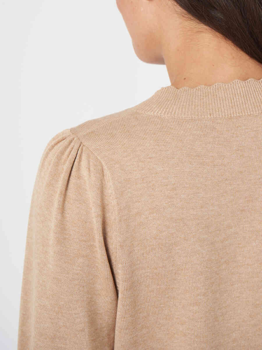 Cotton blend sweater with puff sleeves and scalloped hem image number 4