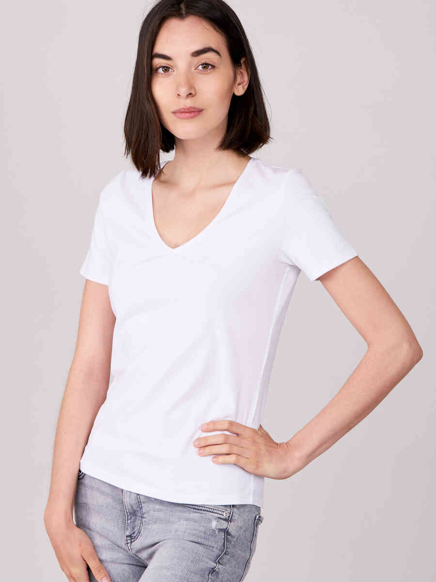 Basic cotton V-neck T-shirt  image number 0