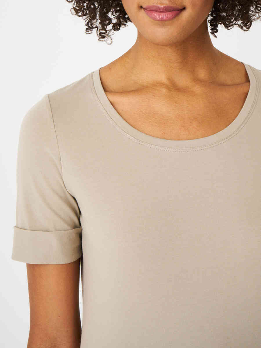 Basic T-shirt with rolled up sleeves image number 2