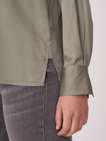 Silk shirt with chest pocket and side slits image number 2