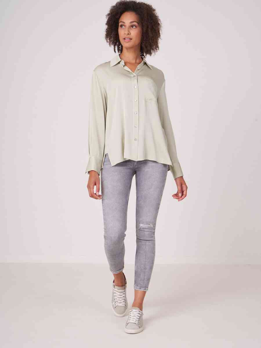 Silk shirt with chest pocket and side slits image number 3