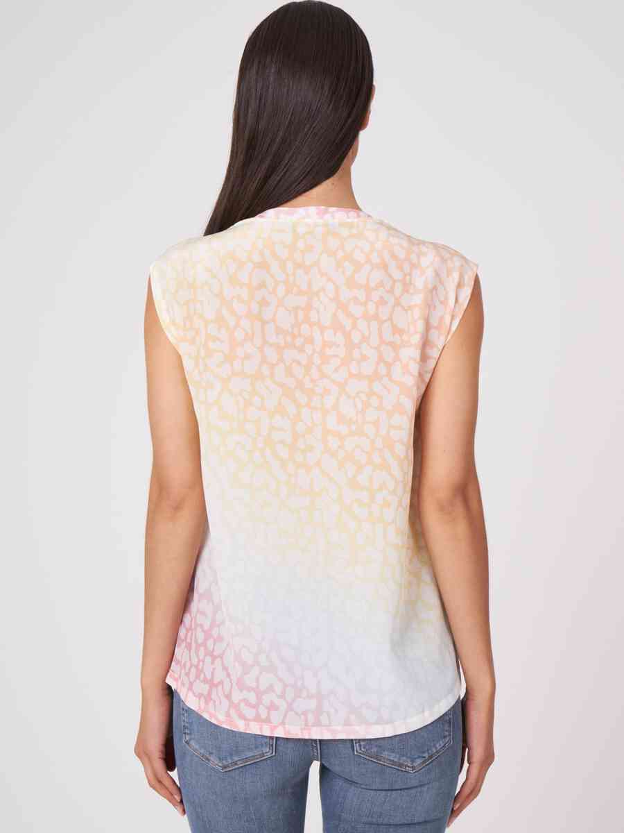 Silk top with leopard print in color gradient image number 1