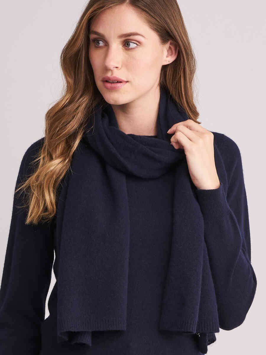 Fine knit organic cashmere scarf image number 1