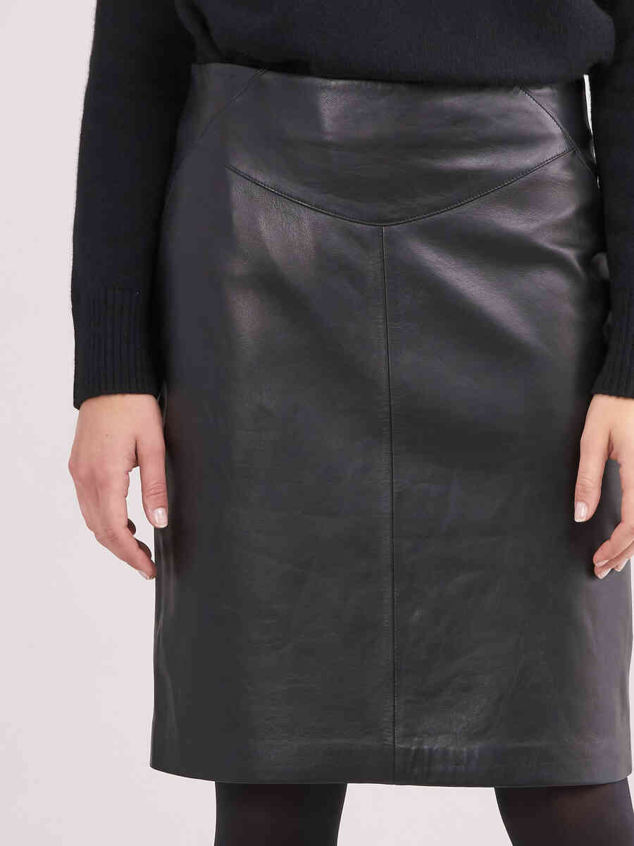 Leather skirt image number 2