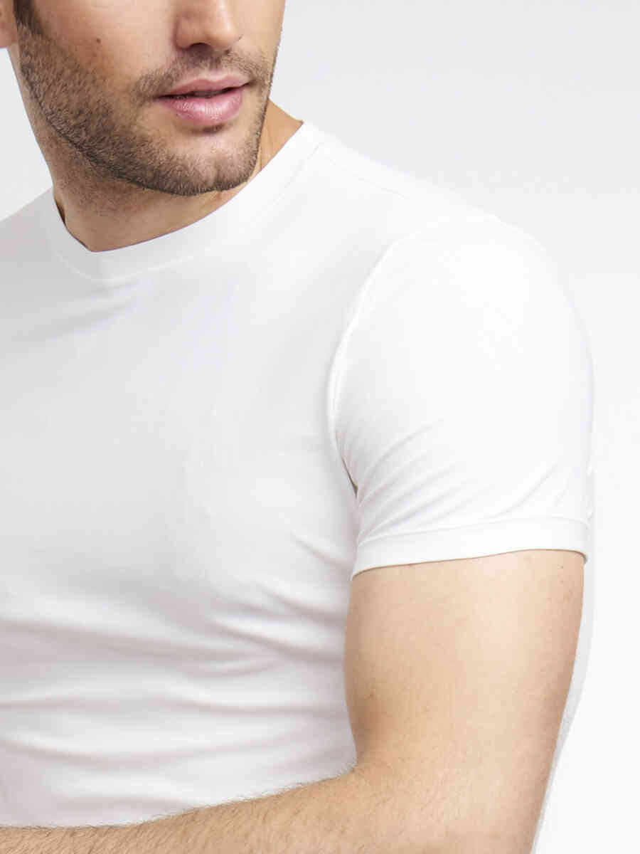 Basic men's round neck T-Shirt image number 2