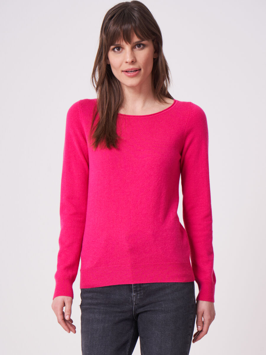 Basic fine knit organic cashmere boat neck sweater image number 0