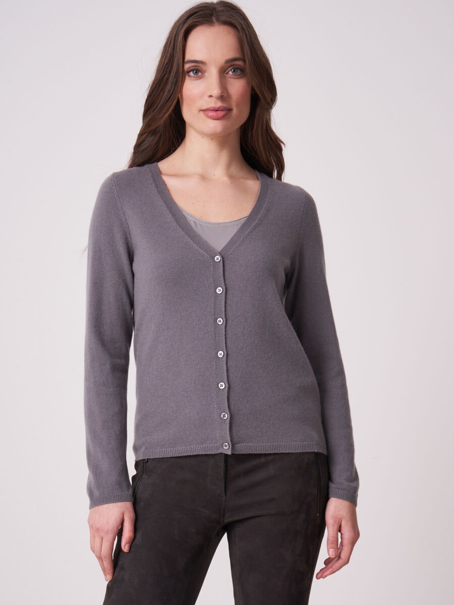 Basic fine knit organic cashmere V-neck cardigan image number 0