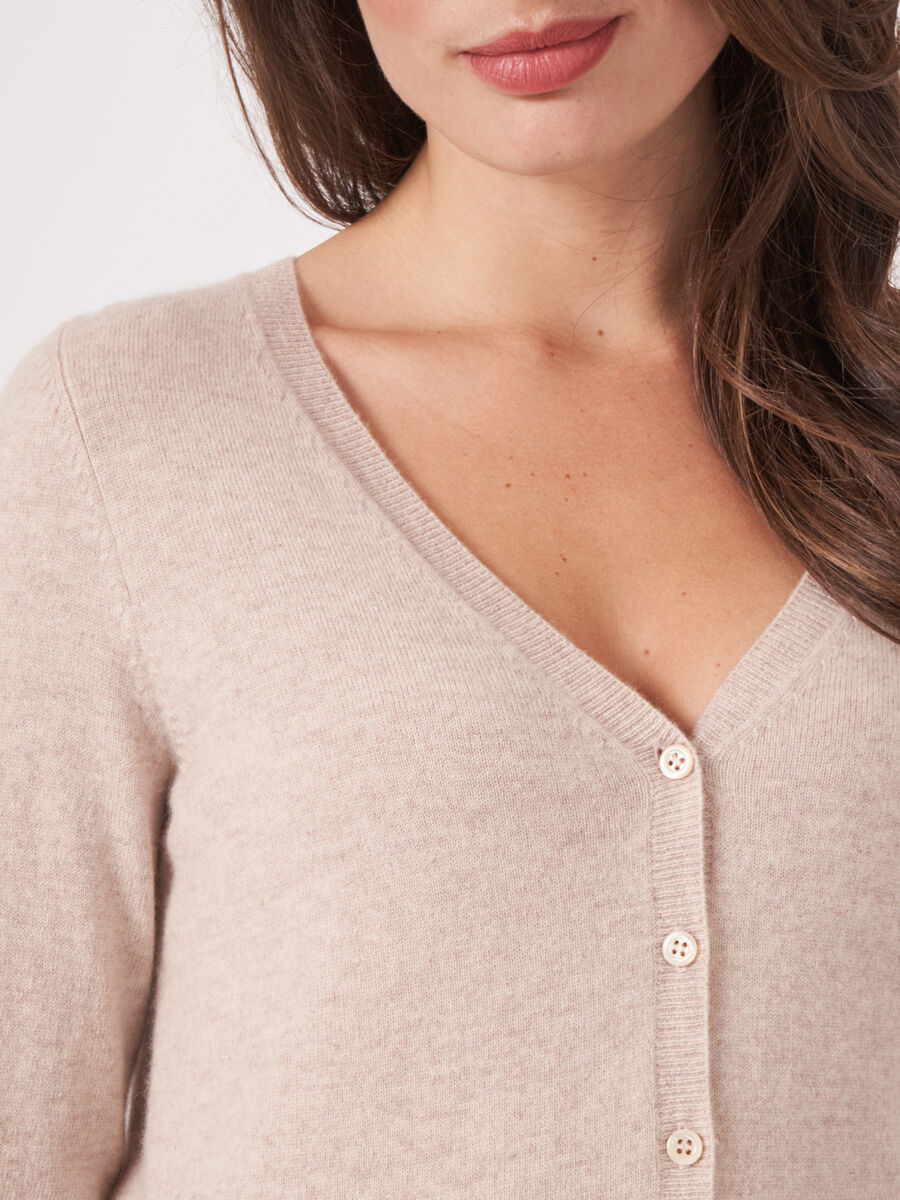 Basic cashmere cardigan with V-neck image number 2