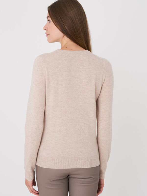 Basic cashmere cardigan with round neck image number 3