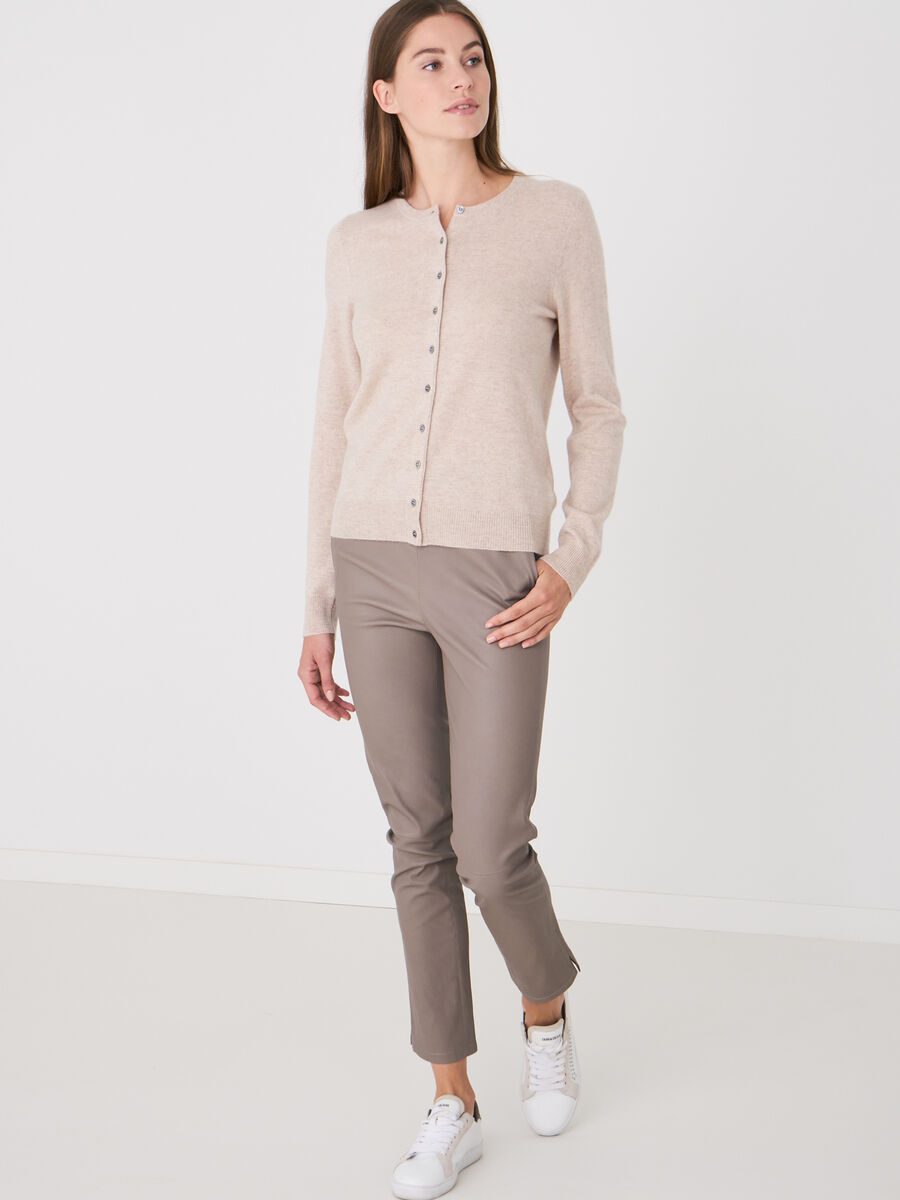 Basic cashmere cardigan met ronde hals image number 5
