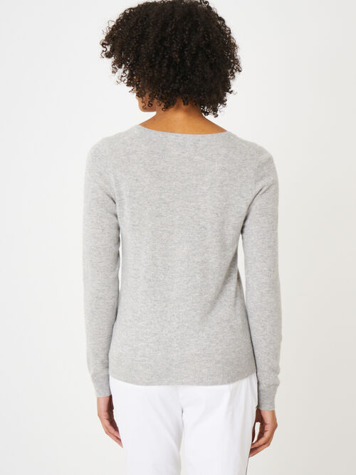 Cashmere V-neck jumper