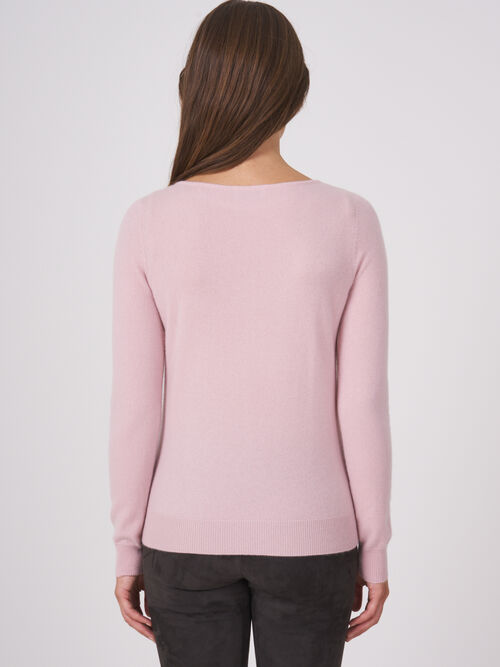 Cashmere boat neck jumper
