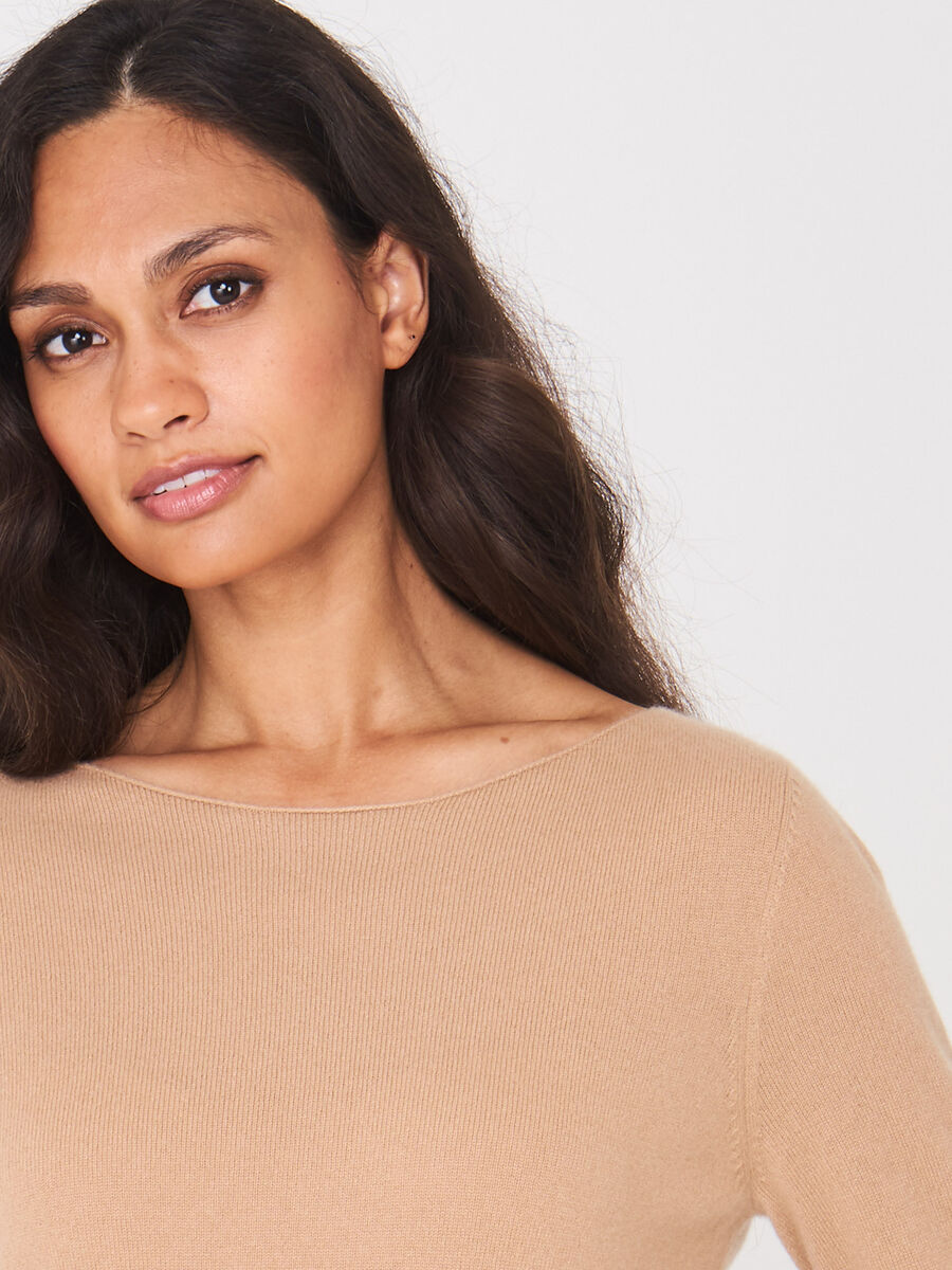 Cashmere trui met boothals image number 2