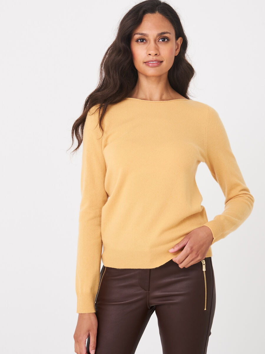 Cashmere trui met boothals image number 0