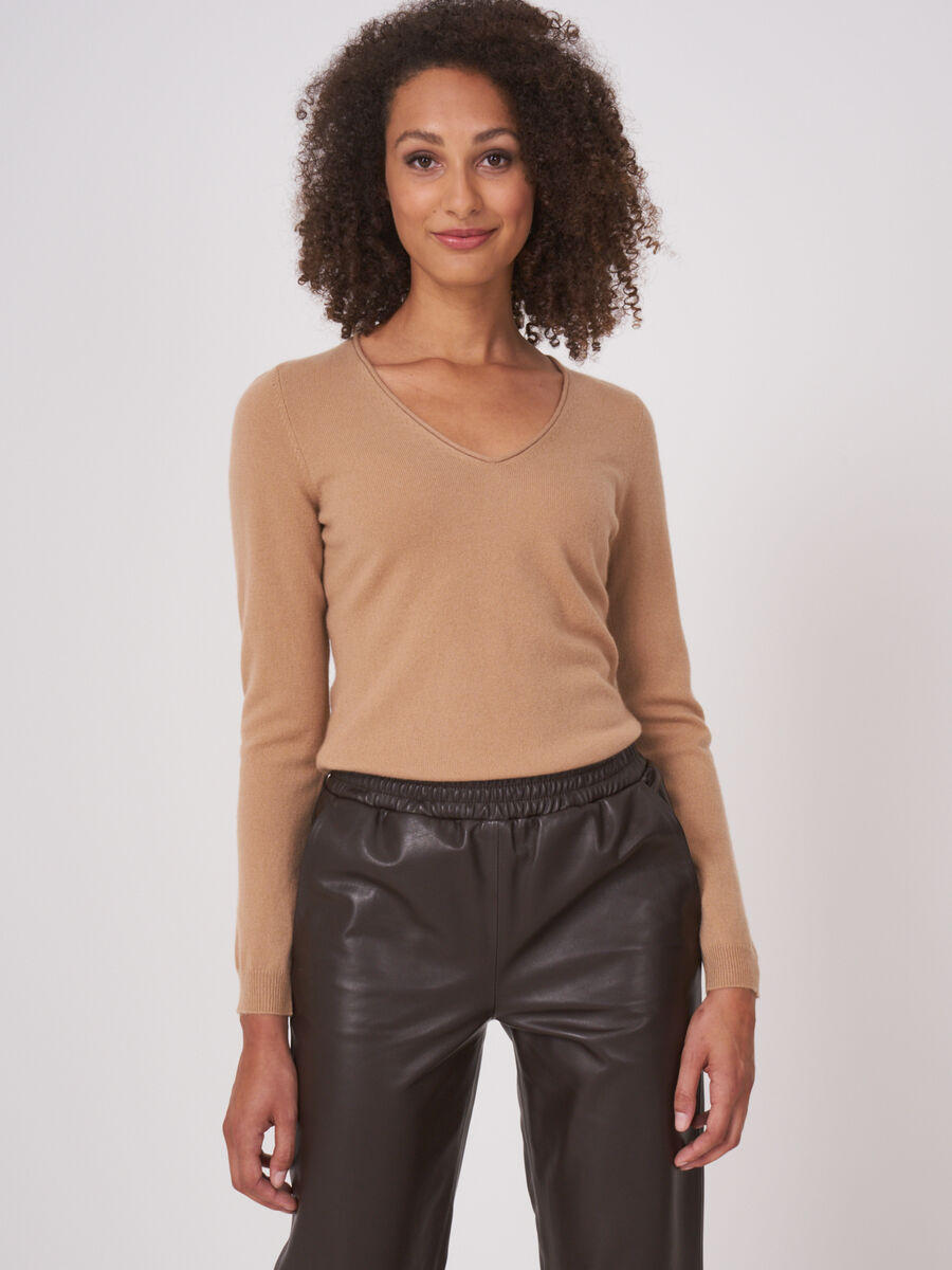 Cashmere V-neck jumper image number 0