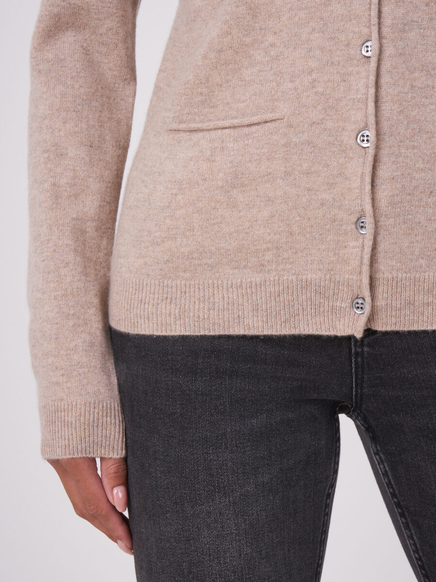 Basic cardigan with V-neck and pockets image number 2