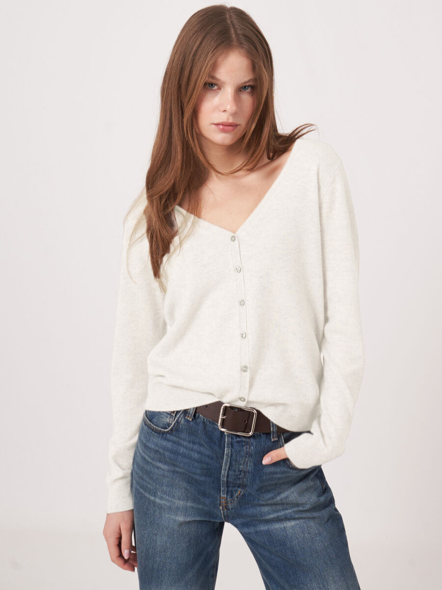 Basic organic cashmere cardigan with V-neck image number 0
