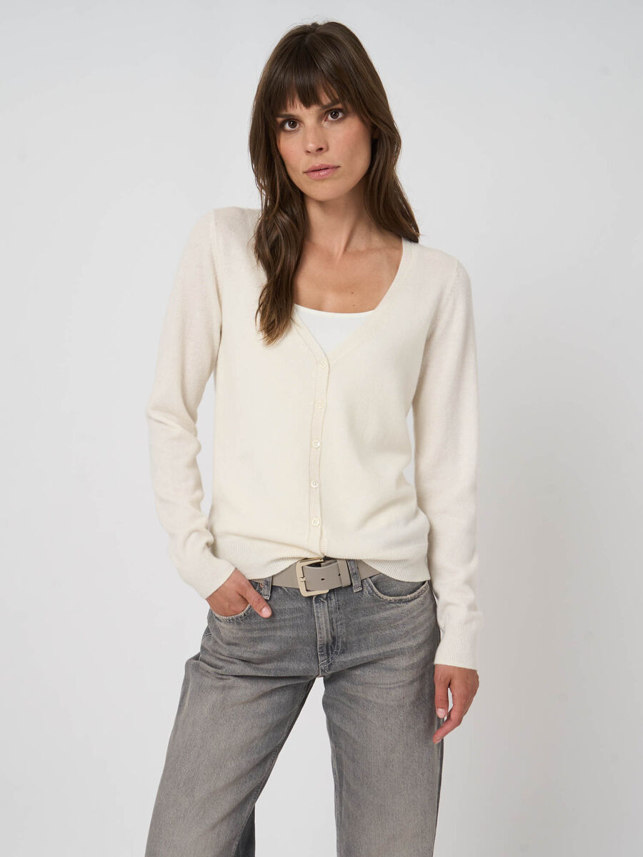 Basic organic cashmere cardigan with V-neck image number 0