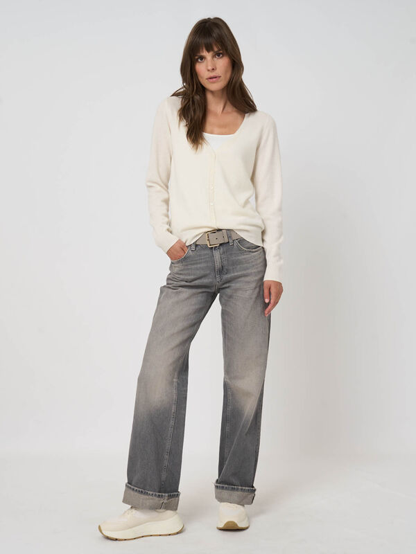 Basic organic cashmere cardigan with V-neck image number 3