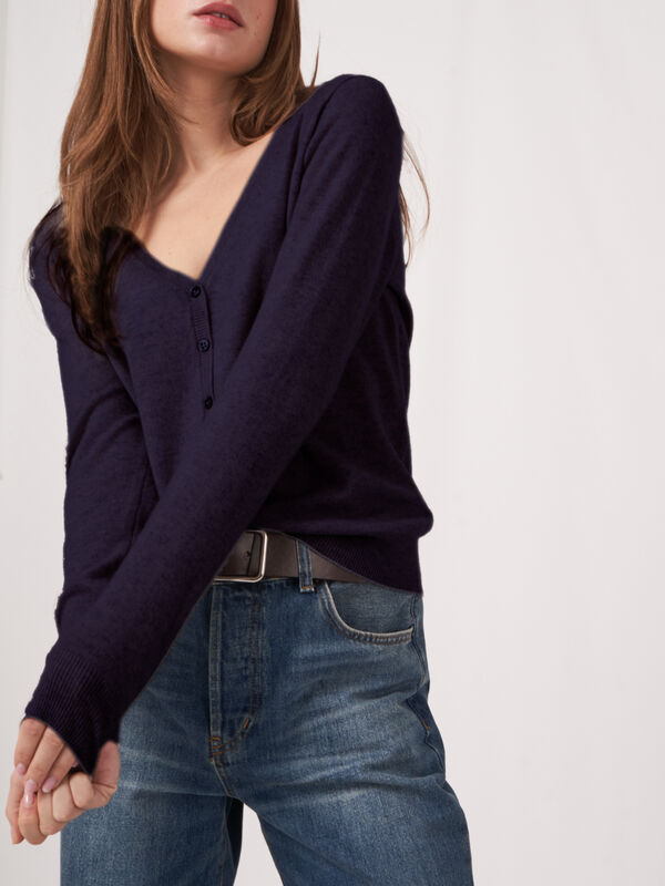 Basic Strickjacke mit V-Ausschnitt aus Bio-Kaschmir image number 3