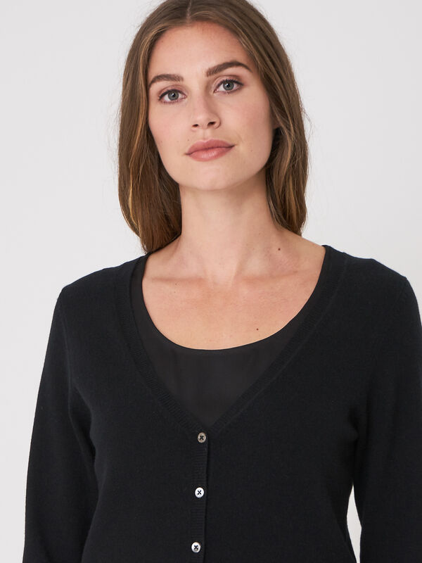 Basic organisch cashmere vest met V-hals image number 2