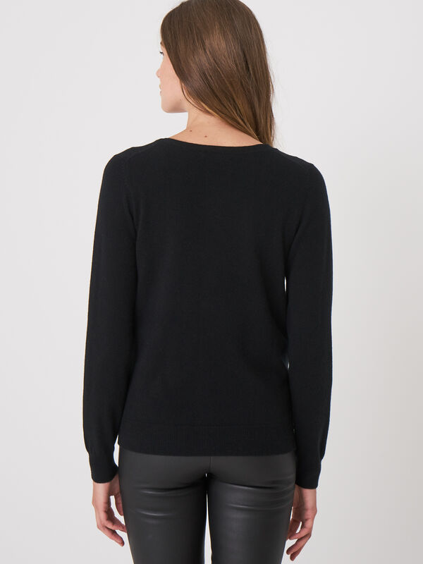 Basic organisch cashmere vest met V-hals image number 3