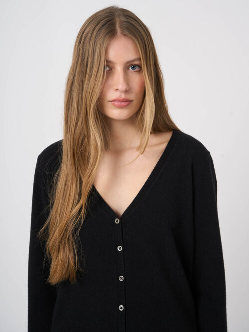 Basic organic cashmere cardigan with V-neck