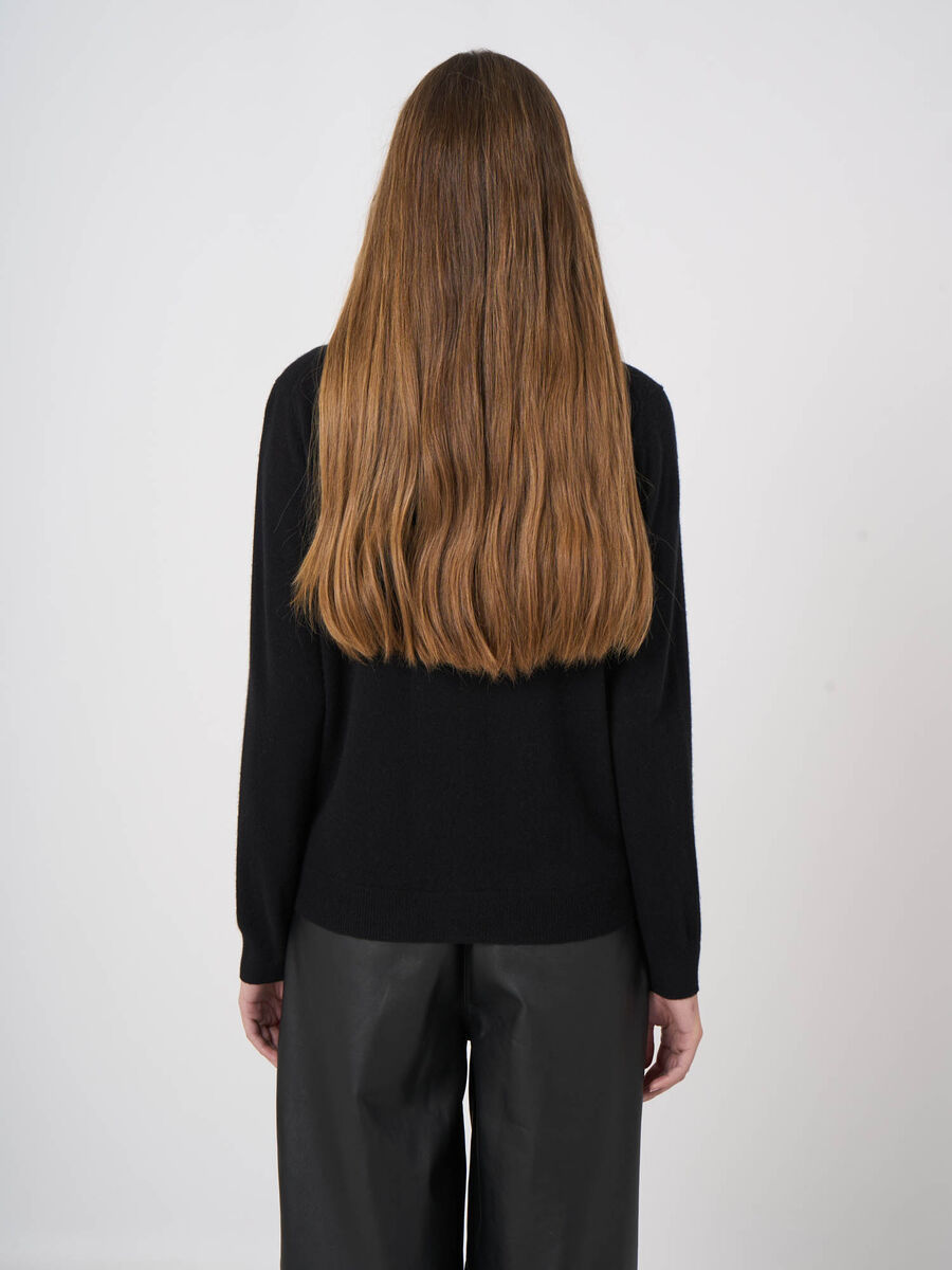 Cardigan classique &agrave; col V en cachemire biologique image number 3