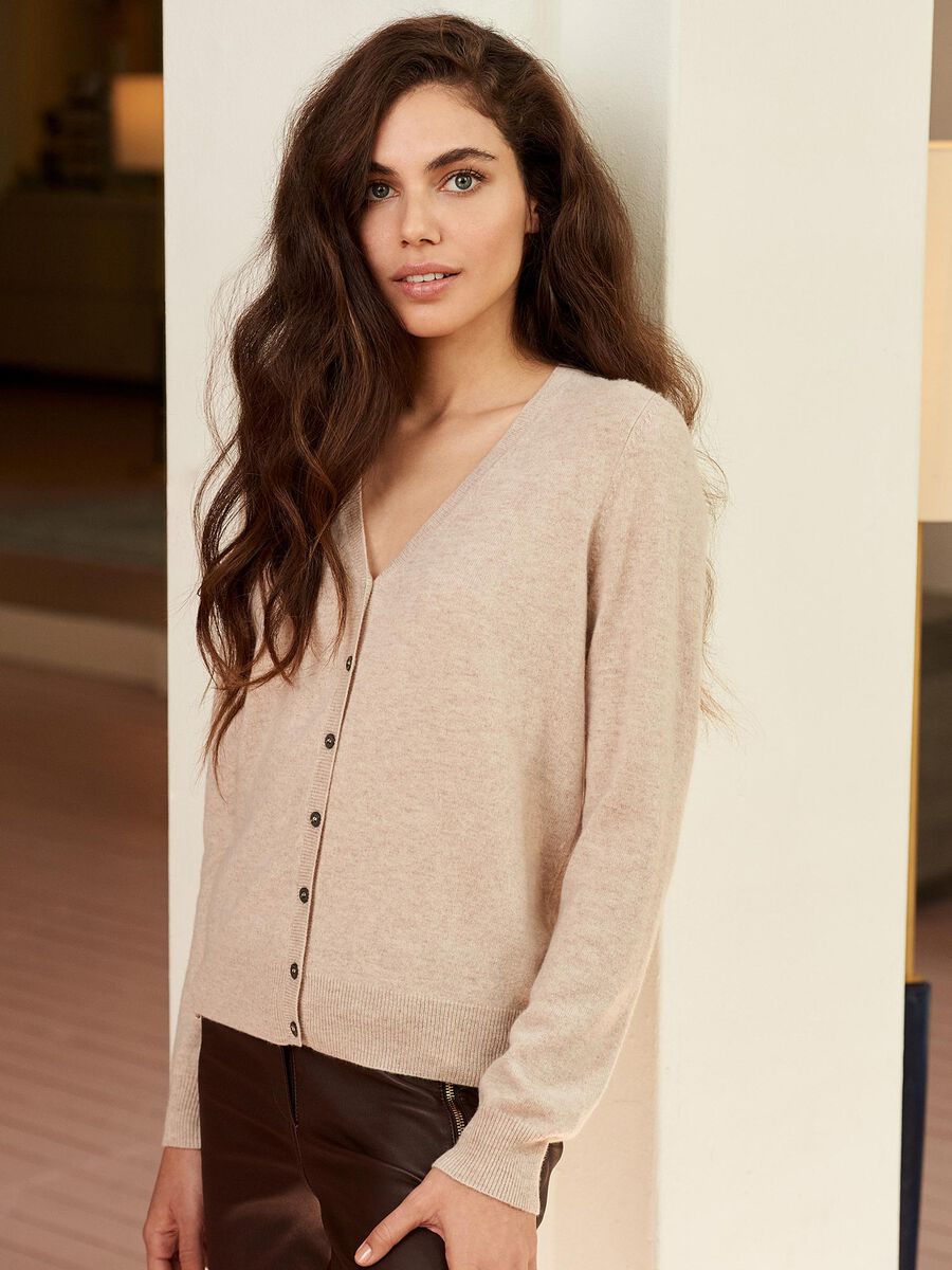Basic organic cashmere cardigan with V-neck image number 0