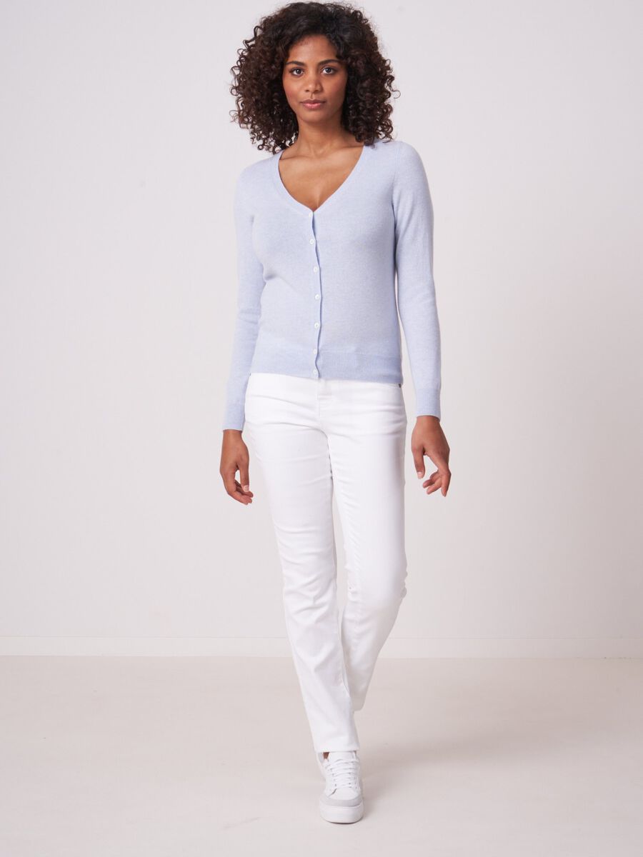 Cardigan classique &agrave; col V en cachemire biologique image number 3