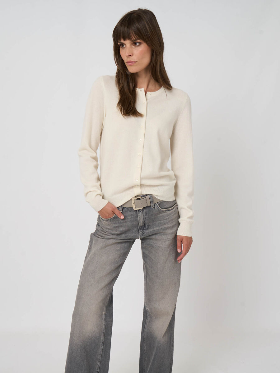 Cardigan basique en cachemire image number 2