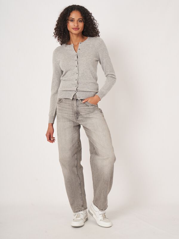 Basic organic cashmere cardigan with round neck image number 4