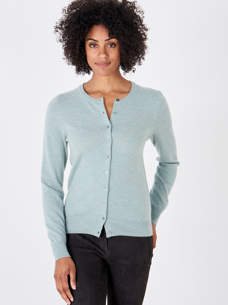 Basic-Strickjacke mit Rundhalsausschnitt aus Bio-Kaschmir image number 148