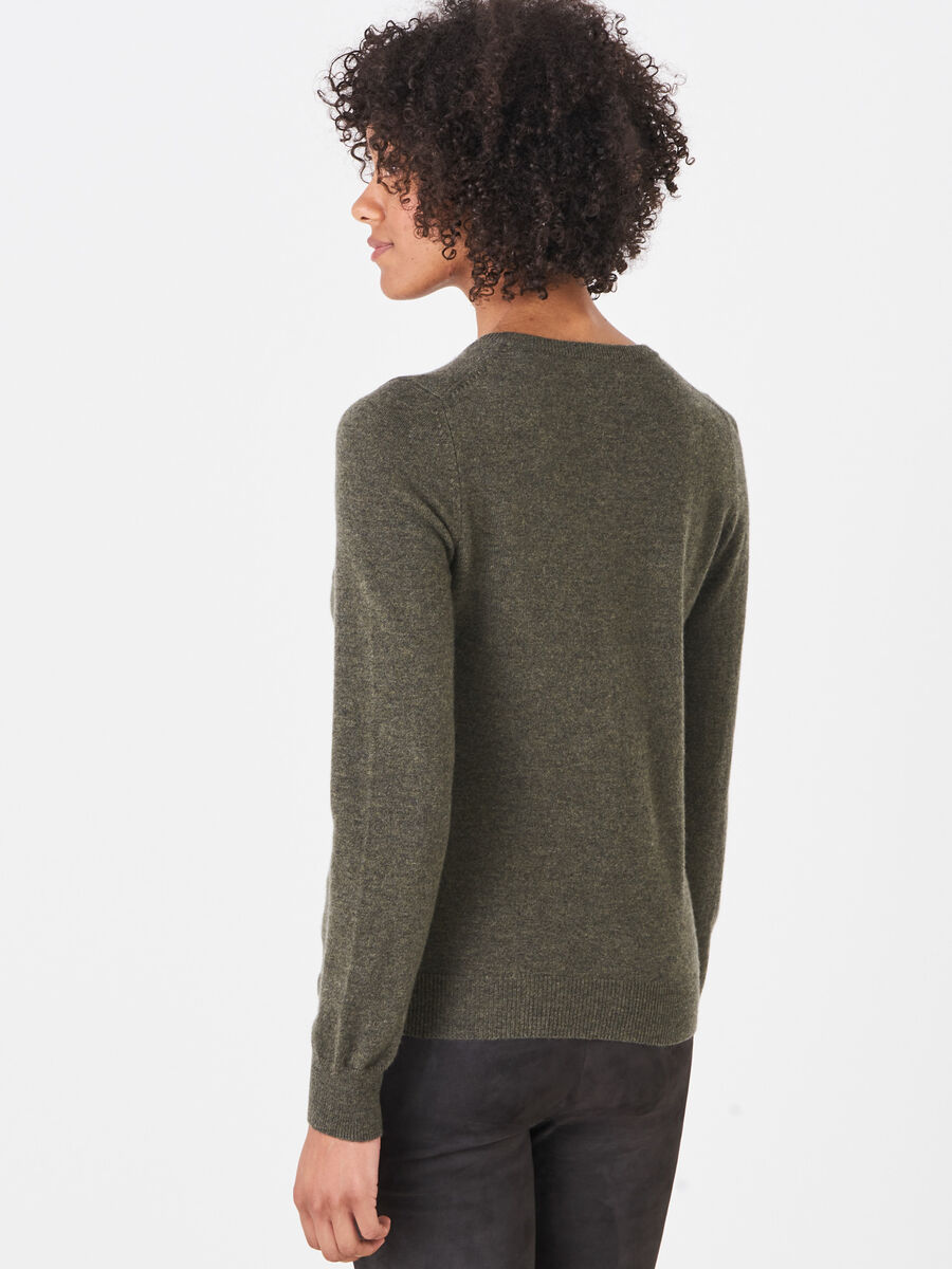 Basic-Strickjacke mit Rundhalsausschnitt aus Bio-Kaschmir image number 165